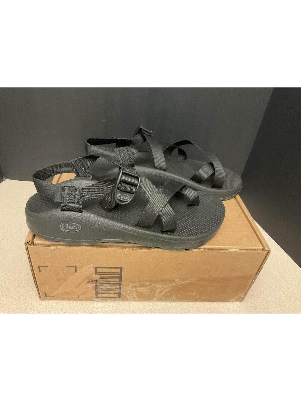 New! Mens Chaco Z/Cloud 2 Black Strappy Sandals. Size 10M. Awesome Sandals!